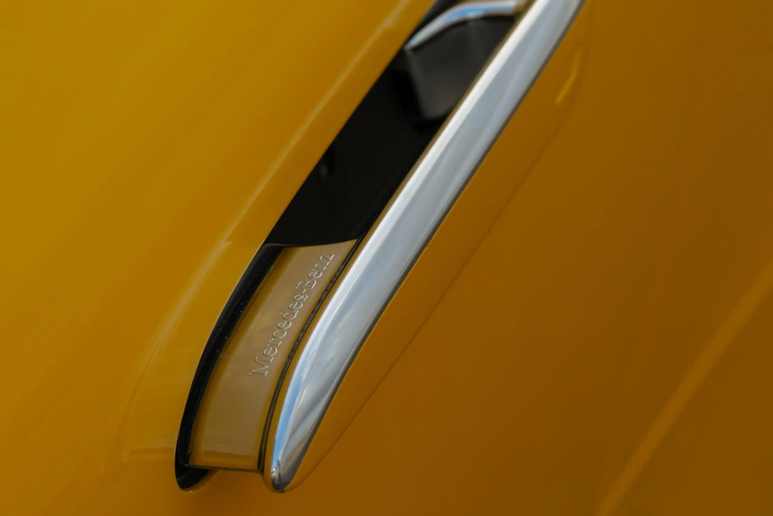 7 Mercedes Benz SL 63 AMG - yellow cover